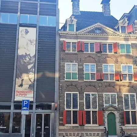 23 Sous Bed & Breakfast 4*