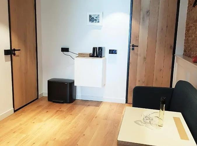 Bed & Breakfast 23 Sous 4*