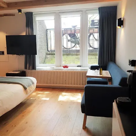 23 Sous Bed and Breakfast Άμστερνταμ